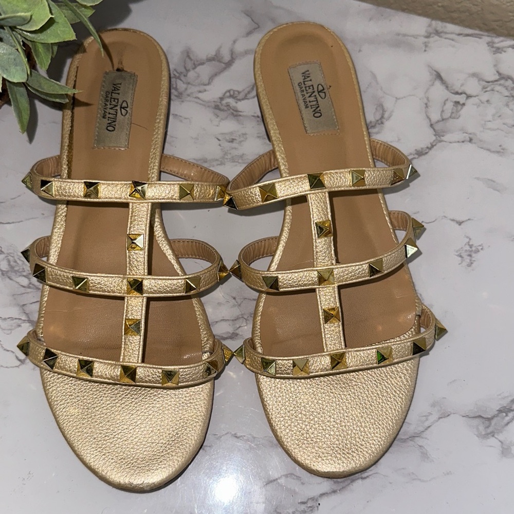 Valentino Garavani Gold Rockstud Sandals size 39